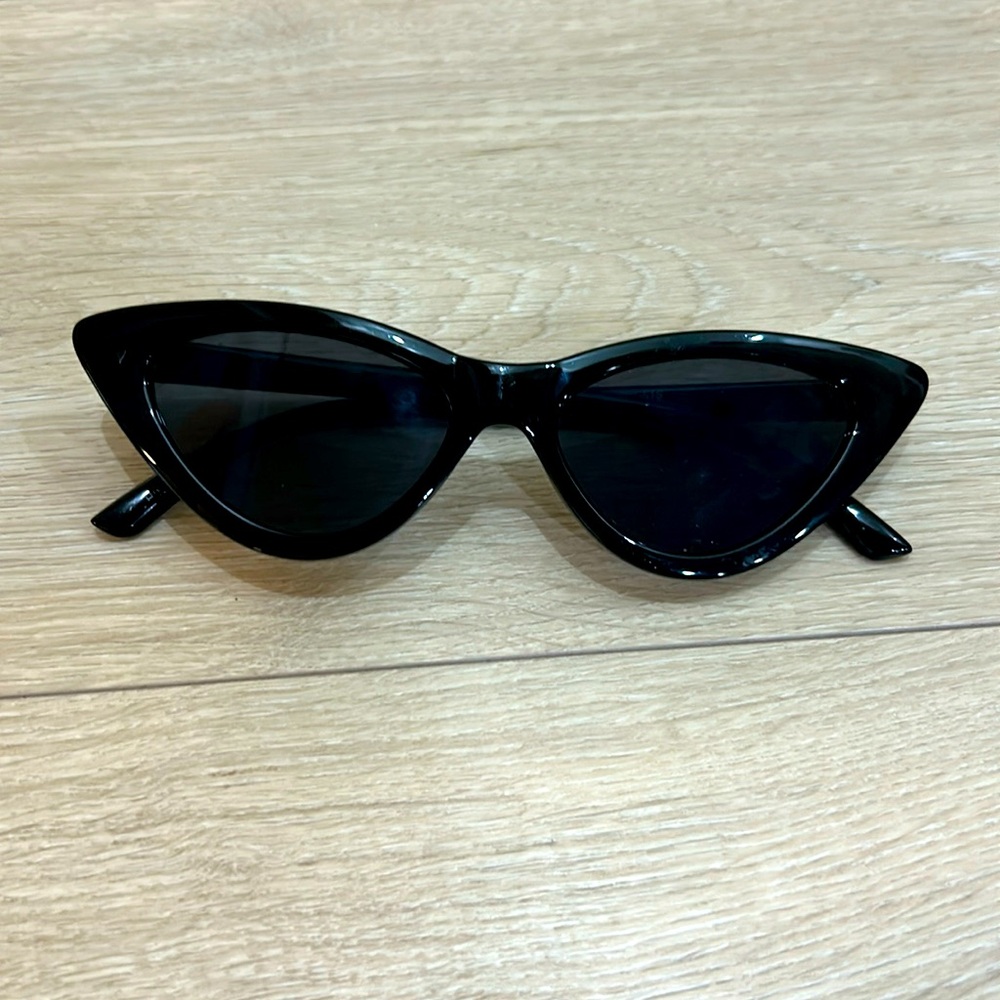 Black Kitten Eye Sunglasses
